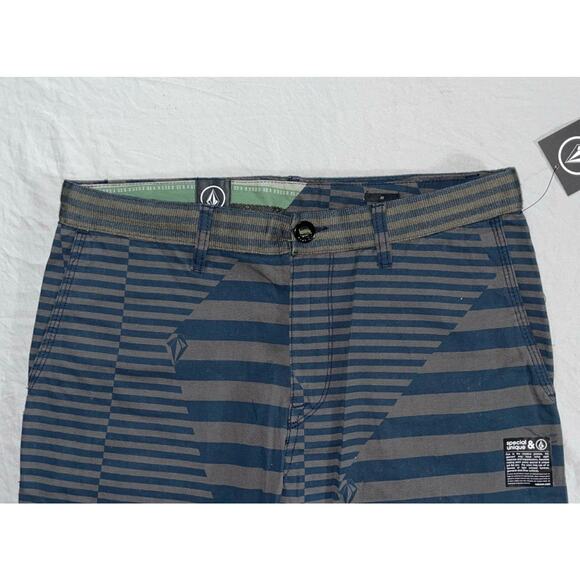 Volcom Flat 'Graphito' Front Chino Skate Shorts. Gray/Blue Stripe, Men's 30. NWT - Picture 6 of 6